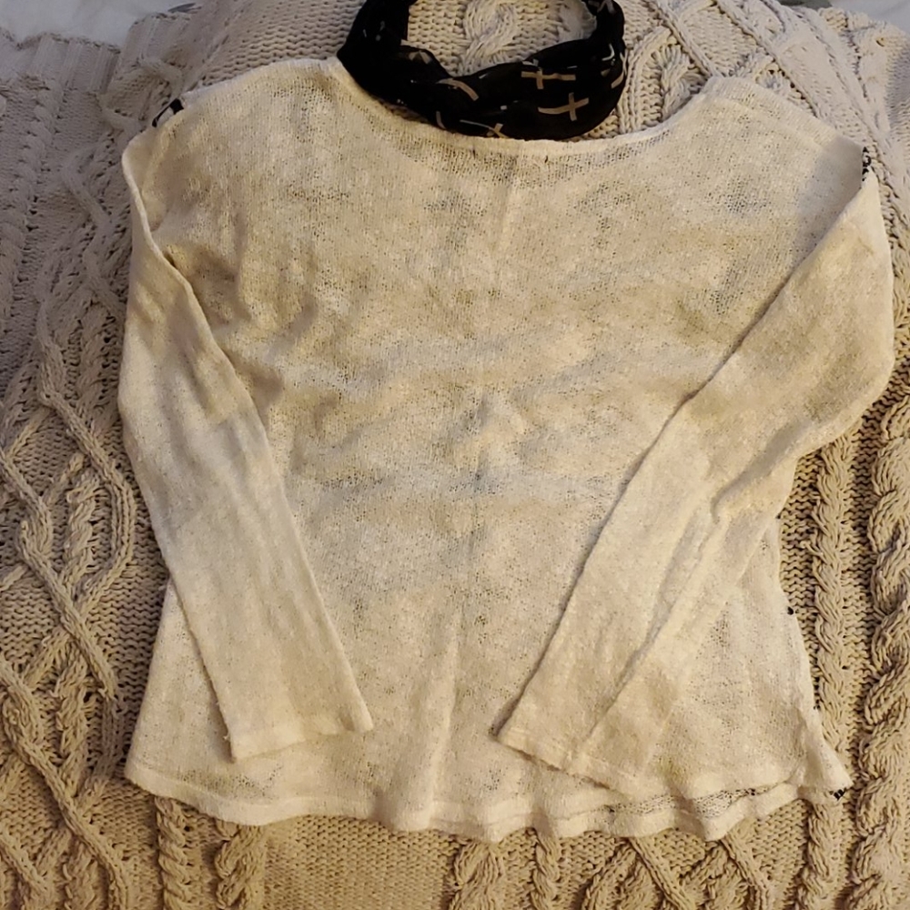 White&black Cross light weight sweater - Picture 4 of 6